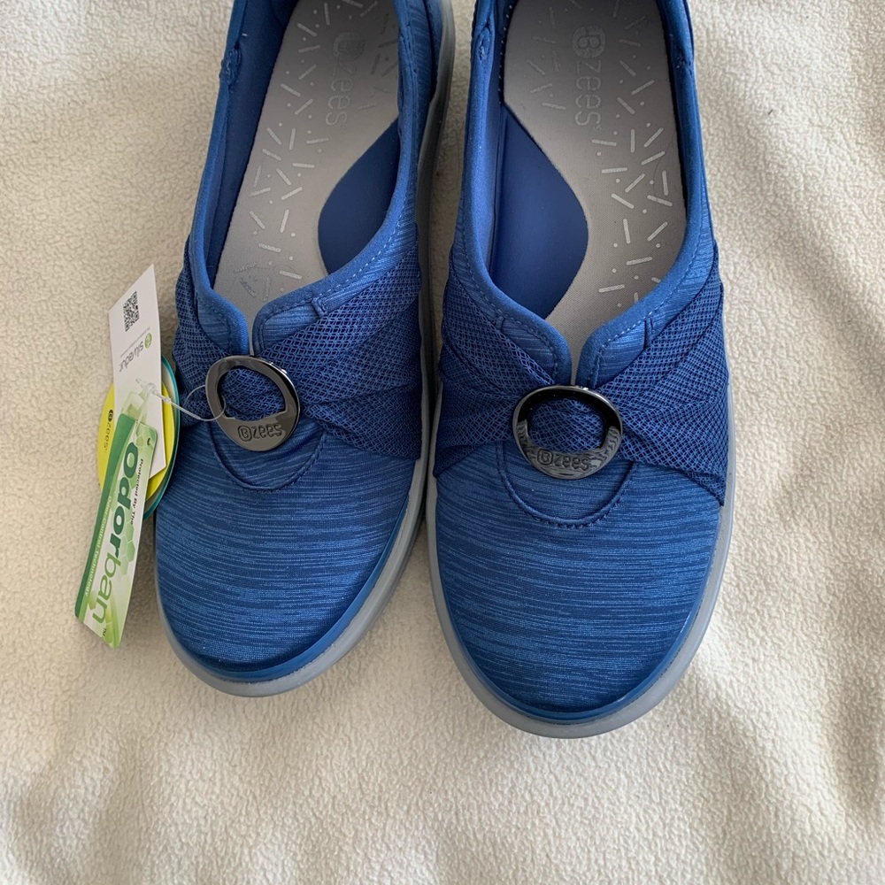 New walking shoes size 9.5